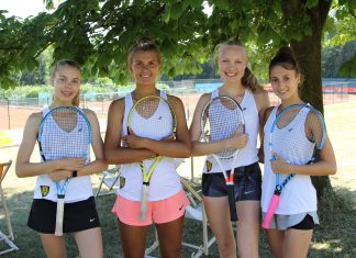 Die NBV U 18 Mädchen freuen sich über ihren Aufstieg in die erste Verbandsliga: Liv Ihlo, Isabel Heupgen, Sunny Ihlo und Ana Sovilj. Es fehlt Stammspielerin Rania Mechbal. Foto: NBV